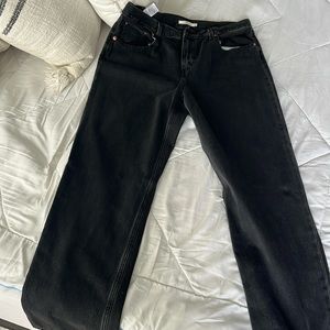 Levi’s Women’s Low Pro Straight Black Denim Size 32